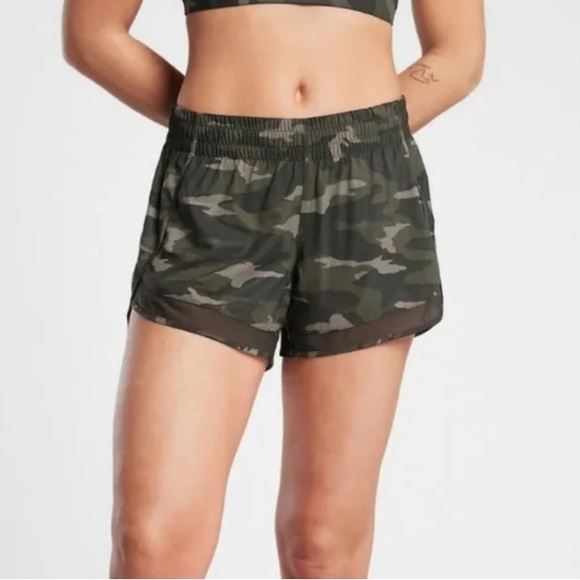 Athleta Mesh Runner Race Shorts 4” Camo Size large - Picture 1 of 3